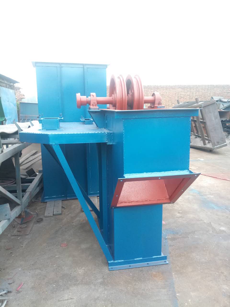 斗式提升機的速度控制系統(tǒng)處了制動器與減速器還有那些(斗式提升機的速度開關如何安裝)