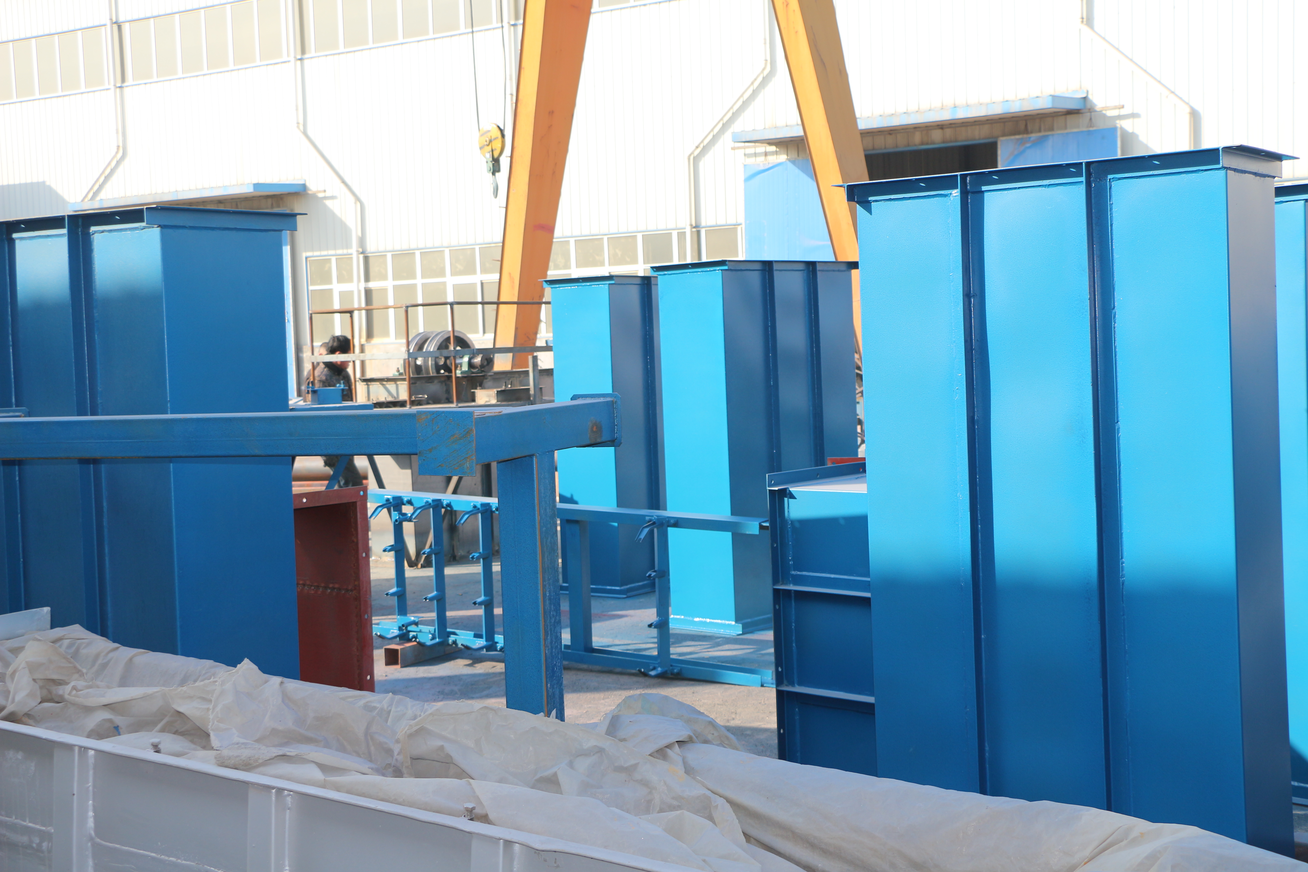 斗式提升機不同的結(jié)構(gòu)形式與優(yōu)點缺點